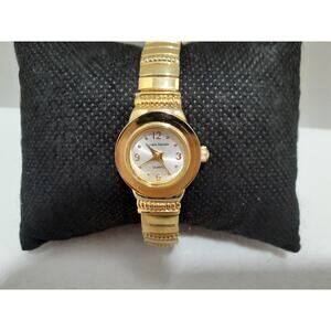 Sergio Valente Ladies Wristwatch Japan Movement Gold Tone